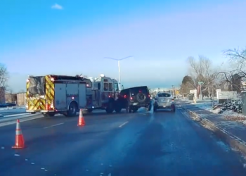 Impatiente avec le verglas, l’automobiliste percute un camion de pompiers