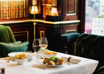 La Réserve Paris dévoile « Tradition Palace », une carte dominicale d’exception