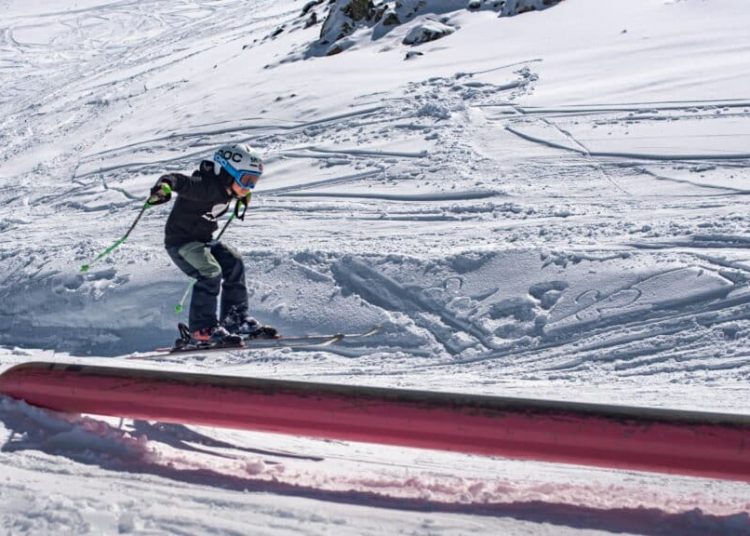À partir de quel âge peut-on faire du ski ou du snowboard ?