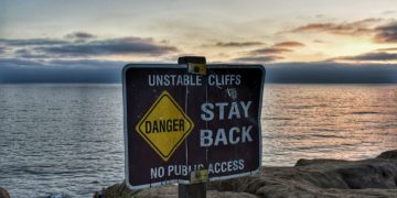 Astuces pour éviter les arnaques en voyage : 10 conseils indispensables pour voyager en toute sérénité