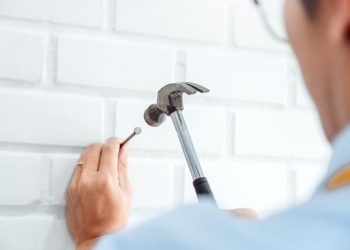 Location : faut-il reboucher les trous dans les murs avant de rendre son appartement ?