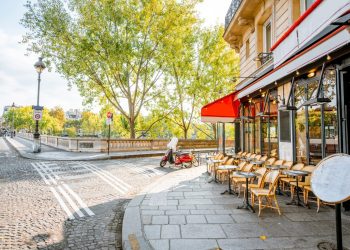 Paris veut piétonniser 500 rues : vers une révolution verte ou cauchemar pour les automobilistes ?