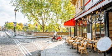 Paris veut piétonniser 500 rues : vers une révolution verte ou cauchemar pour les automobilistes ?