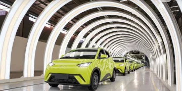 BYD révolutionne la recharge électrique : 400 km d’autonomie en seulement 5 minutes !