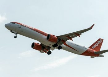 Prix bagages en soute EasyJet : tarifs, options et conseils pour économiser sur vos frais de valise