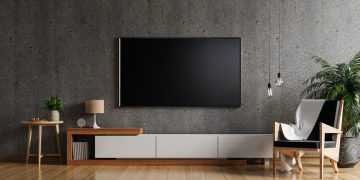 À quelle hauteur fixer sa TV au mur ? Le guide malin pour un confort parfait