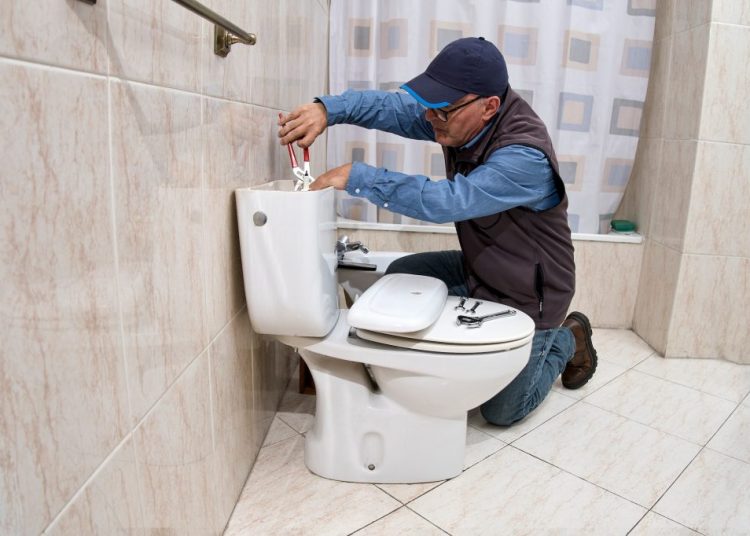 Réparer une chasse d’eau WC : guide complet et astuces pratiques