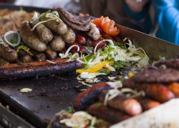 Plancha au gaz : Pourquoi cet incontournable du jardin détrône le barbecue ?