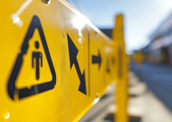 Attention danger : ce panneau jaune sur les routes cache un piège mortel pour vous