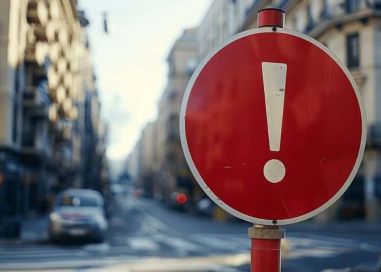 Danger : ce panneau au point rouge peut vous sauver la vie (et vous éviter une amende de 135€)