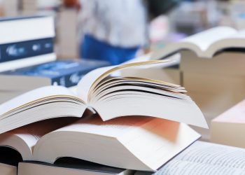 Ces 10 auteurs français qui font vibrer la scène littéraire en 2025