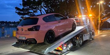 Flashé à 151 km/h dans une voiture rose, le jeune conducteur file droit à la fourrière