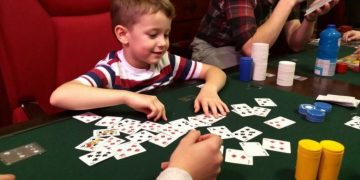 6 qui prend : l’âge idéal pour comprendre les règles et piéger les adultes