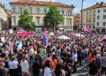 Villefranche-sur-Saône : Plus de 100 manifestants réunis pour célébrer la Journée des Droits
