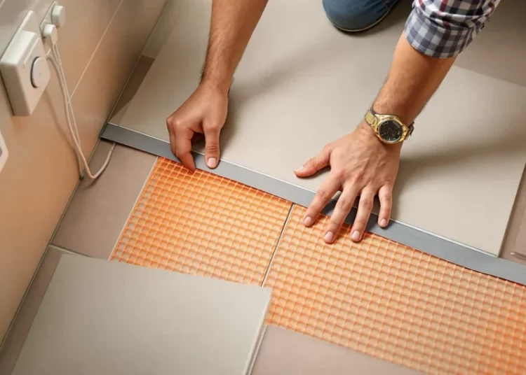 Comment installer un plancher chauffant électrique sous carrelage existant