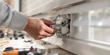 Comment transformer un volet roulant manuel en volet motorisé : guide complet