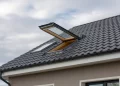 Comment fabriquer un système d’ouverture automatique pour lucarne de toit selon la météo