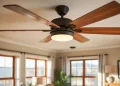 Comment fabriquer un ventilateur de plafond réversible avec télécommande pour 60€