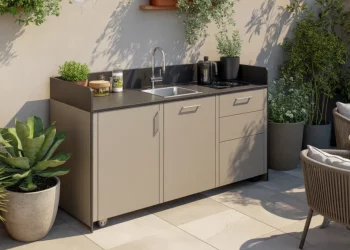 Comment transformer sa terrasse en cuisine d’été avec plan de travail mobile étanche