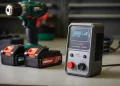 Fabriquer un testeur de batterie universel pour diagnostiquer vos outils sans fil