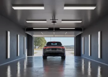 Installer un éclairage de garage intelligent avec détection de présence : guide complet