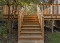 Construire un escalier de terrasse en bois traité : calcul des marches et assemblage sécurisé