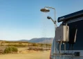 Construire une douche solaire nomade avec chauffe-eau instantané pour camping-car