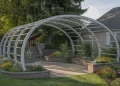 Réparer une pergola aluminium déformée par les orages : guide complet du redressage