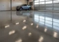 Béton poli dans un garage : guide complet pour un sol résistant et durable