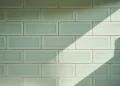 Carreaux de métro en cuisine : calepinage, joints décalés et joints colorés