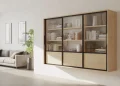 Meuble de rangement mural en contreplaqué avec portes coulissantes : guide complet