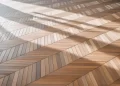 Poser un parquet en point de Hongrie soi-même : guide complet pour débutants